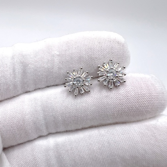 Jewelry - .925 Sterling Silver Starburst Flower Baguette & Round Cz Earrings